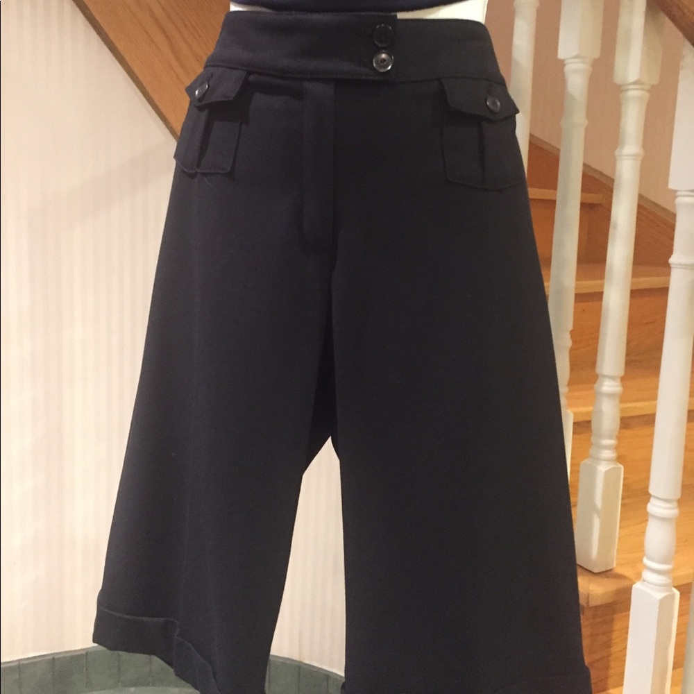 NWOT Black Bermuda walking shorts